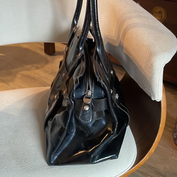 🔥🔥 Price drop!! Salvatore Ferragamo Shoulder Bag🔥🔥 - Picture 4 of 10